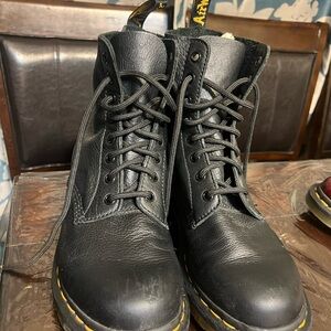 Dr, Martens